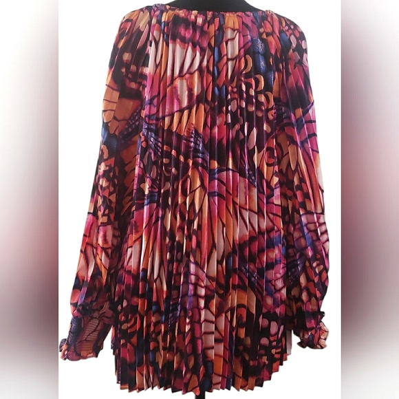 New Boho Chic 2X Bold Butterfly Artisy Pleated Colorful Relaxed Fit Blouse - Picture 6 of 8